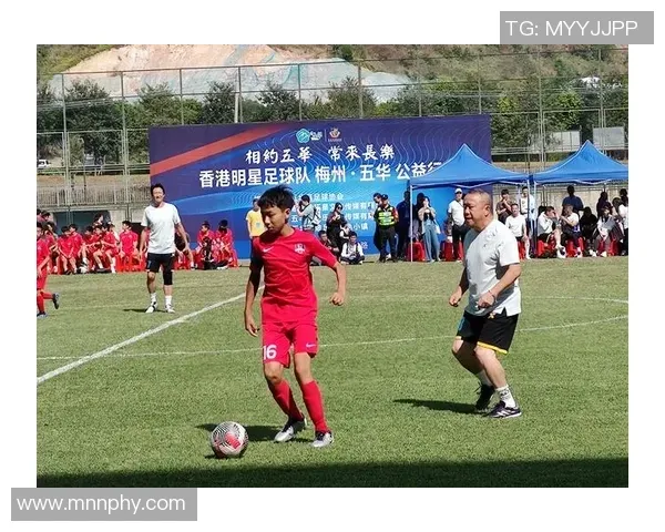 接到本垒打球后请不要得意忘形！